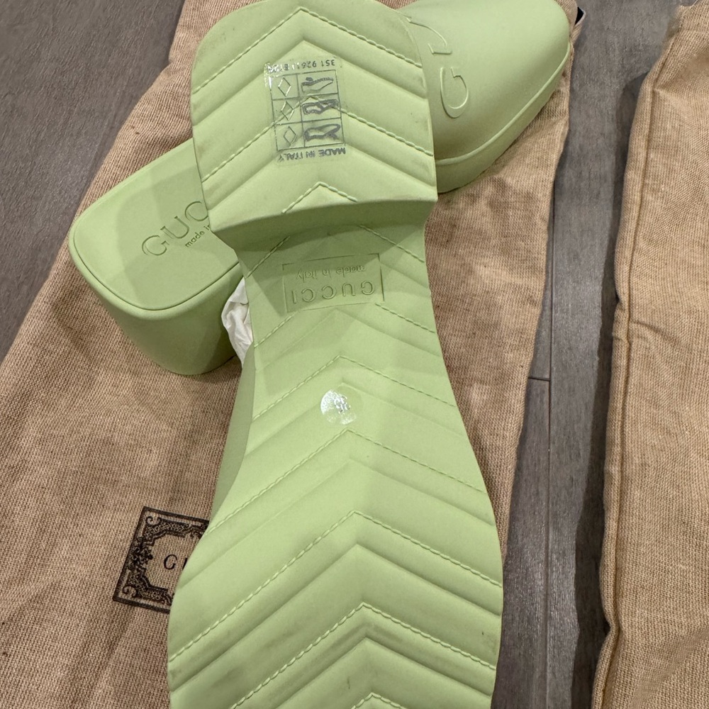Gucci Rubber Clogs Brand New from Italy - Picture 3 of 3